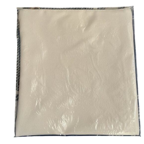 Rachel Miriam Winter White Clutch Bag Purse MSRP $148 New in Sealed Package - Picture 6 of 8